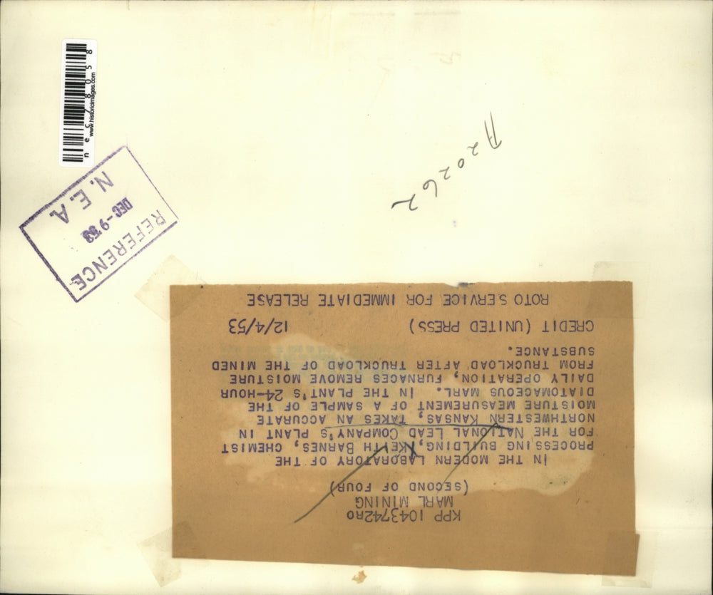 1953 Press Photo National Lead Co modern lab & Keith Barnes chemist