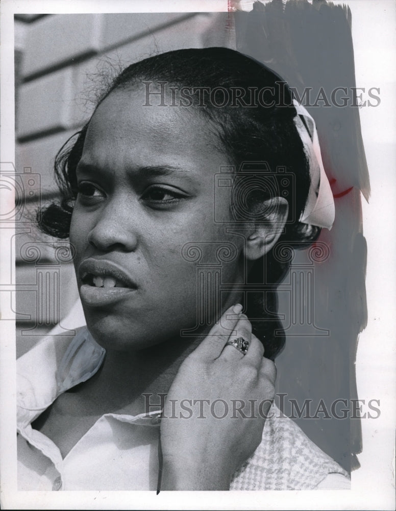 1970 Press Photo Saundra Adams, 17, 11314 Owille Ave.