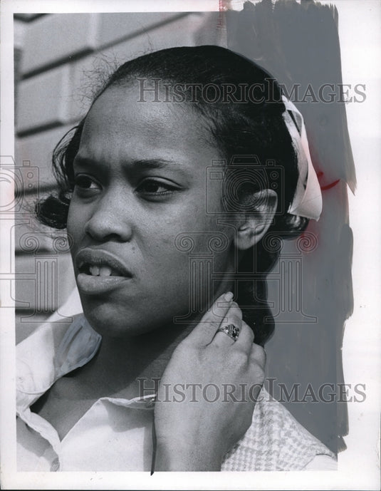 1970 Press Photo Saundra Adams, 17, 11314 Owille Ave.