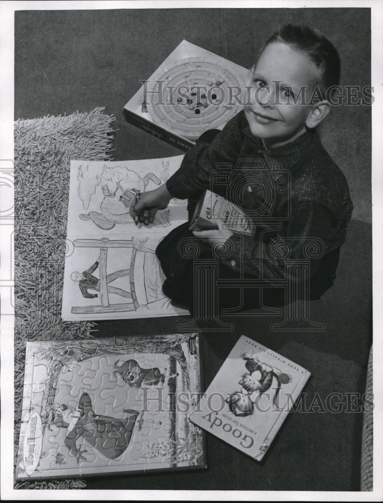 1962 Press Photo Chuckie foster boy living with Anthony Gumbish