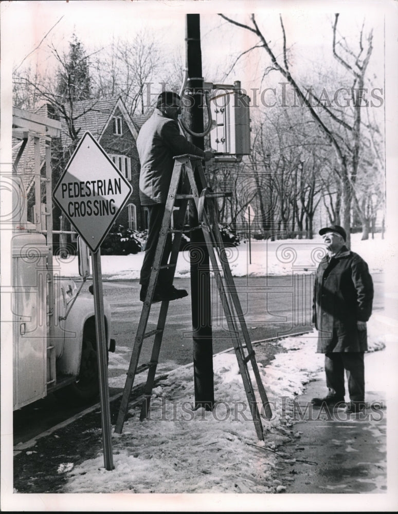 1964 Press Photo Installation of walk signs - nec78409