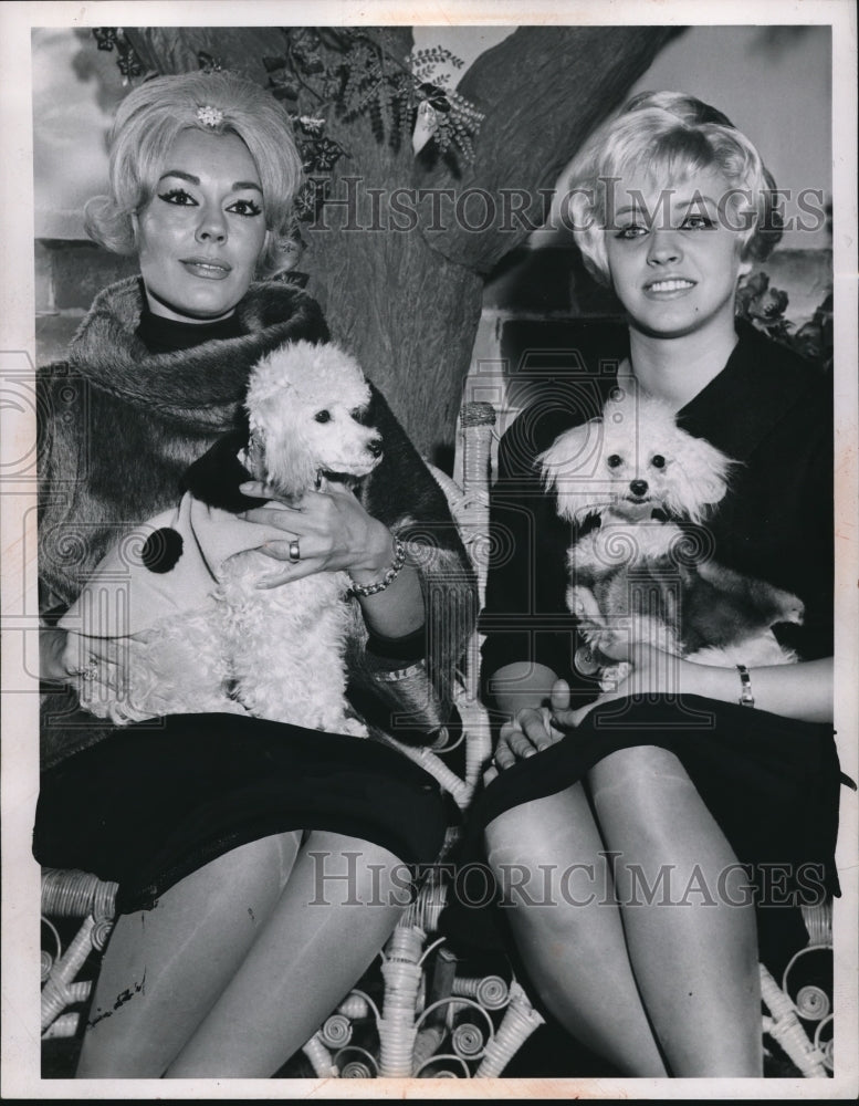 Load image into Gallery viewer, 1959 Press Photo Mrs. Dolores Adone and Janice Winger with their Dogs.
