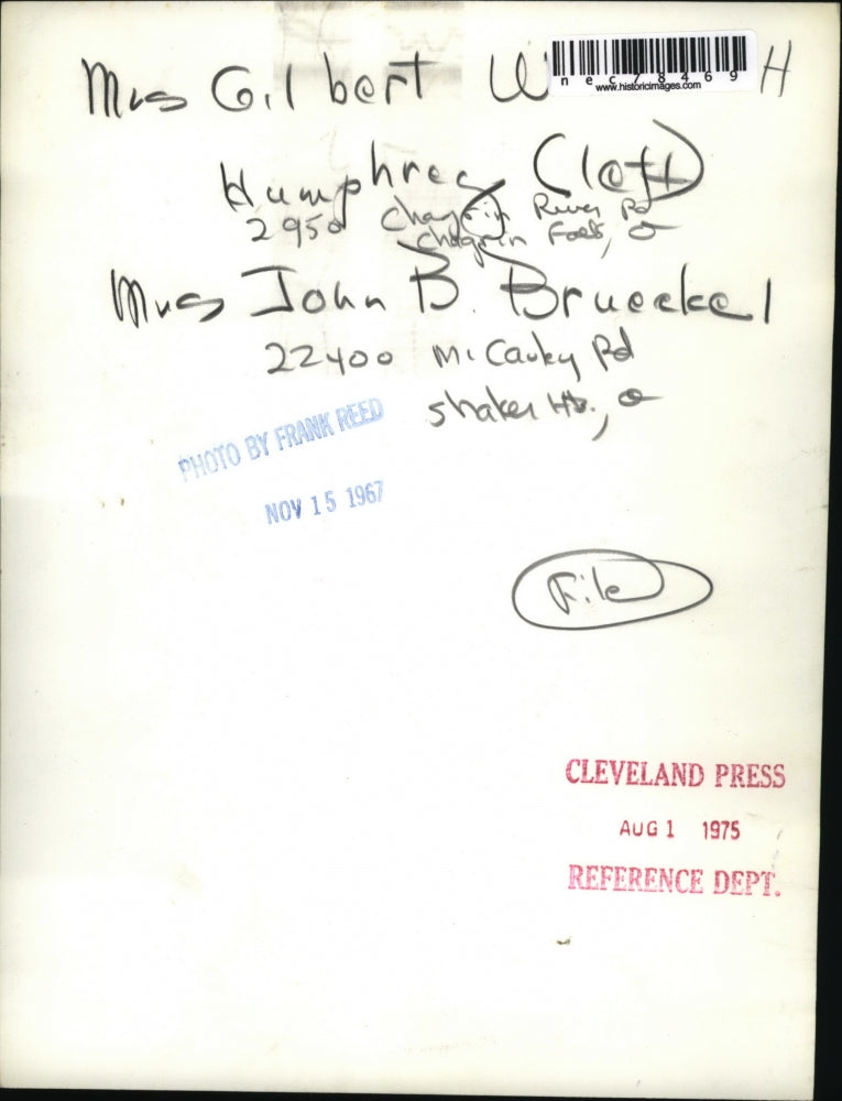 1975 Press Photo Mrs Gilbert Humphrey and Mrs John Brueckel helps Health Fund