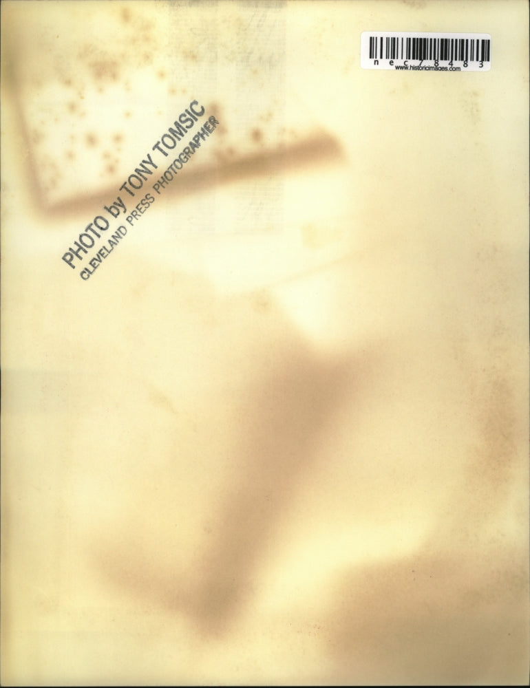 Press Photo Firemen destroying the roof after the fire