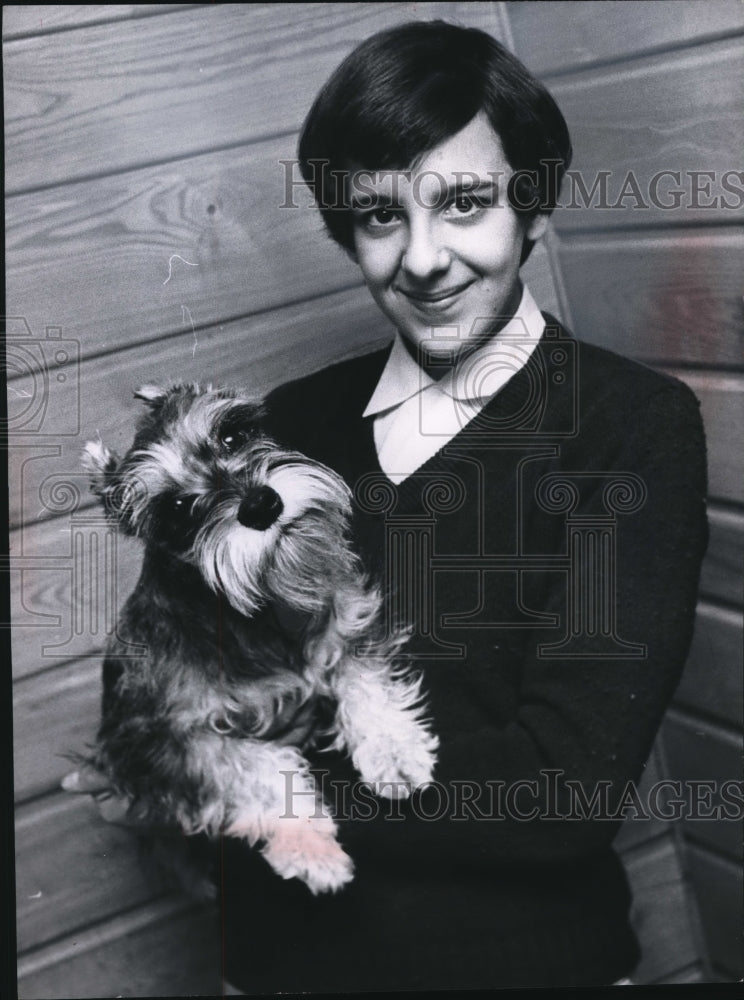 Load image into Gallery viewer, Press Photo Karen Kutis, 6283 Crossview Rd and her miniature Schnauzer
