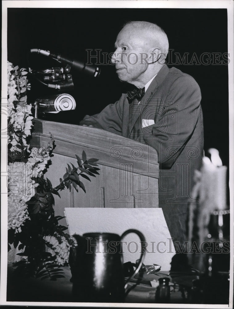 Load image into Gallery viewer, 1964 Press Photo Carl Friebolin, lawyer, teacher &amp; federal bankruptcy referee
