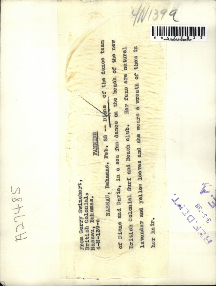 1938 Press Photo Diane in a sea fan dance on the Beach of the British Colonial.