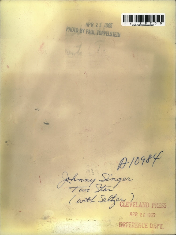 1965 Press Photo Johnny Singer Two Star with Selter.