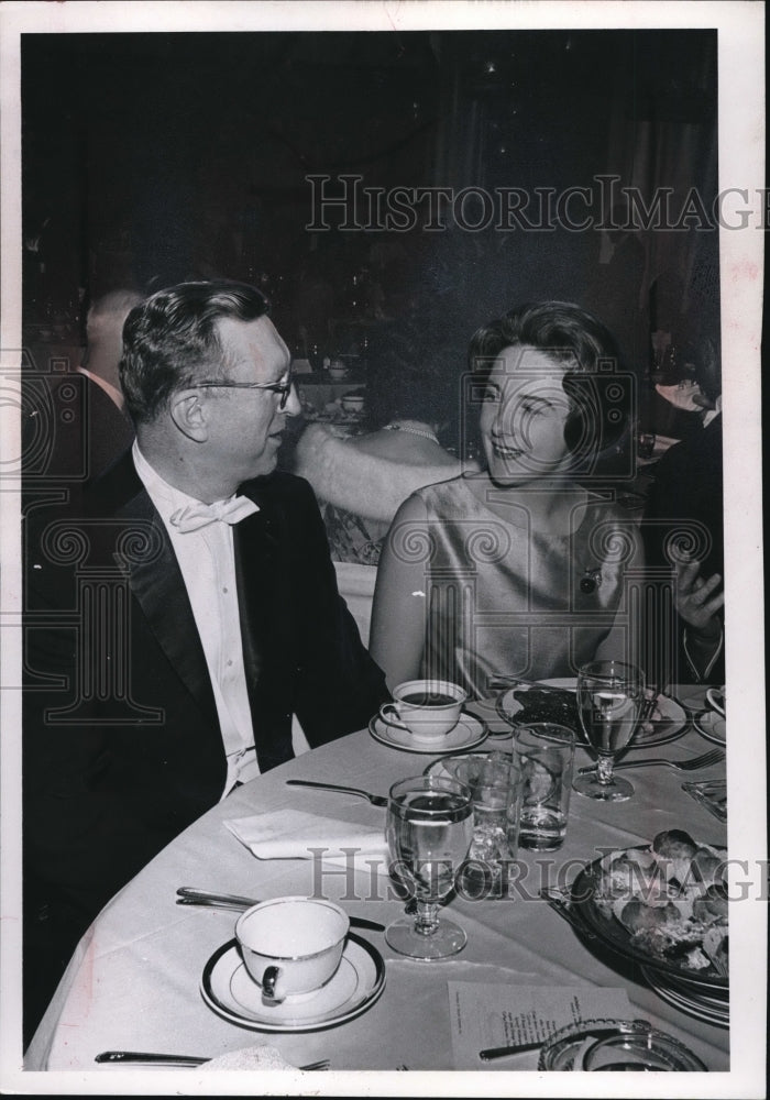 1966 Press Photo Mayor Locho having dinner w/ Mrs Clyde Ashton