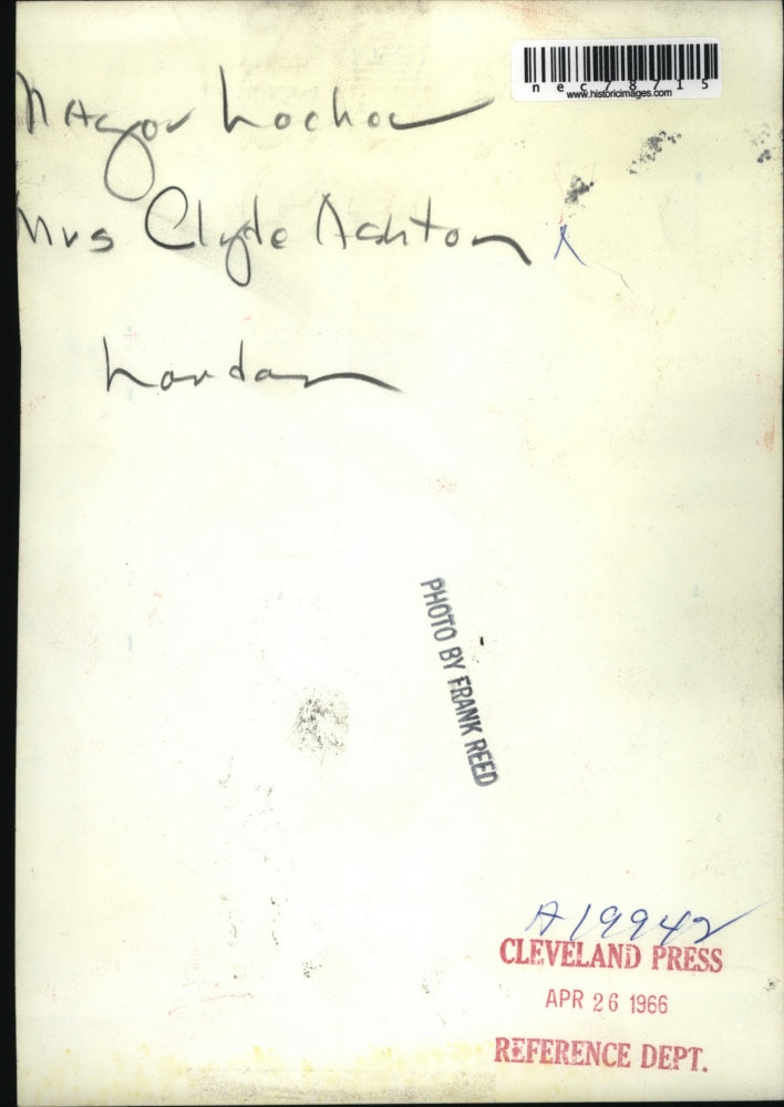 1966 Press Photo Mayor Locho having dinner w/ Mrs Clyde Ashton