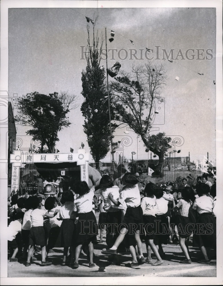 1953 Press Photo Chinese Schoolchildren In Seoul Celebrate