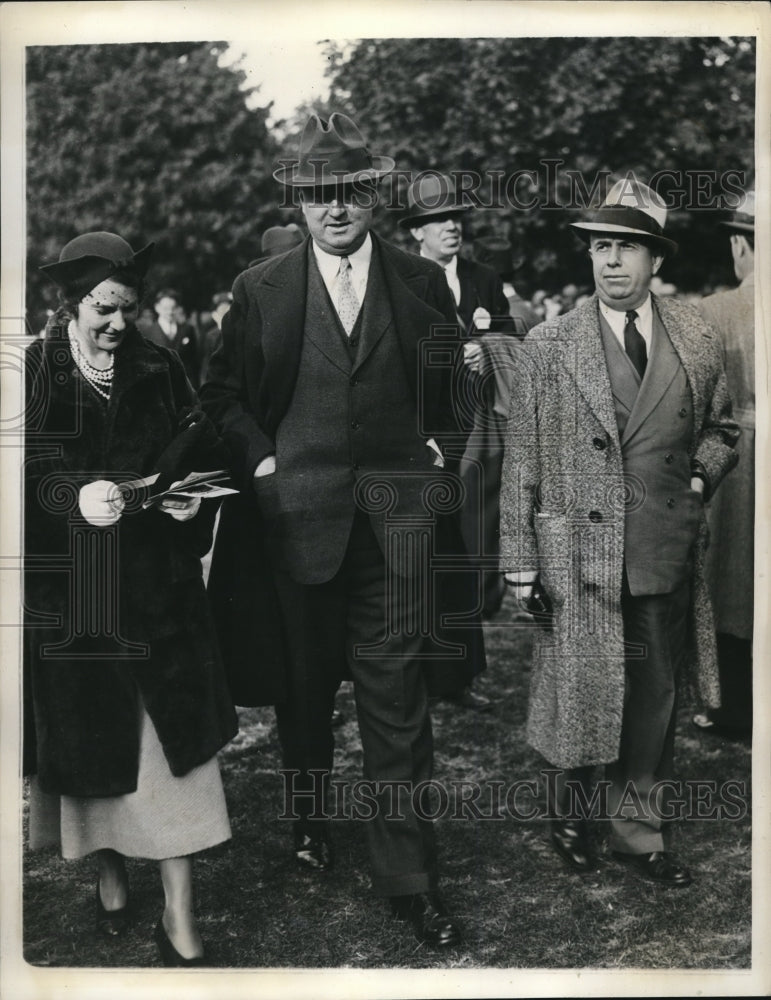 Load image into Gallery viewer, 1935 Press Photo Society at the Autumn Meeting at Belmont Park
