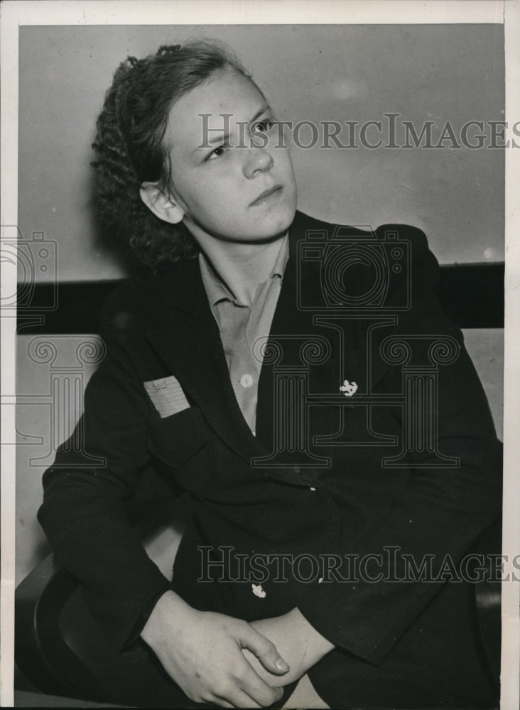1940 Press Photo Dorothy Novak questioned on fatal shooting of step-sister