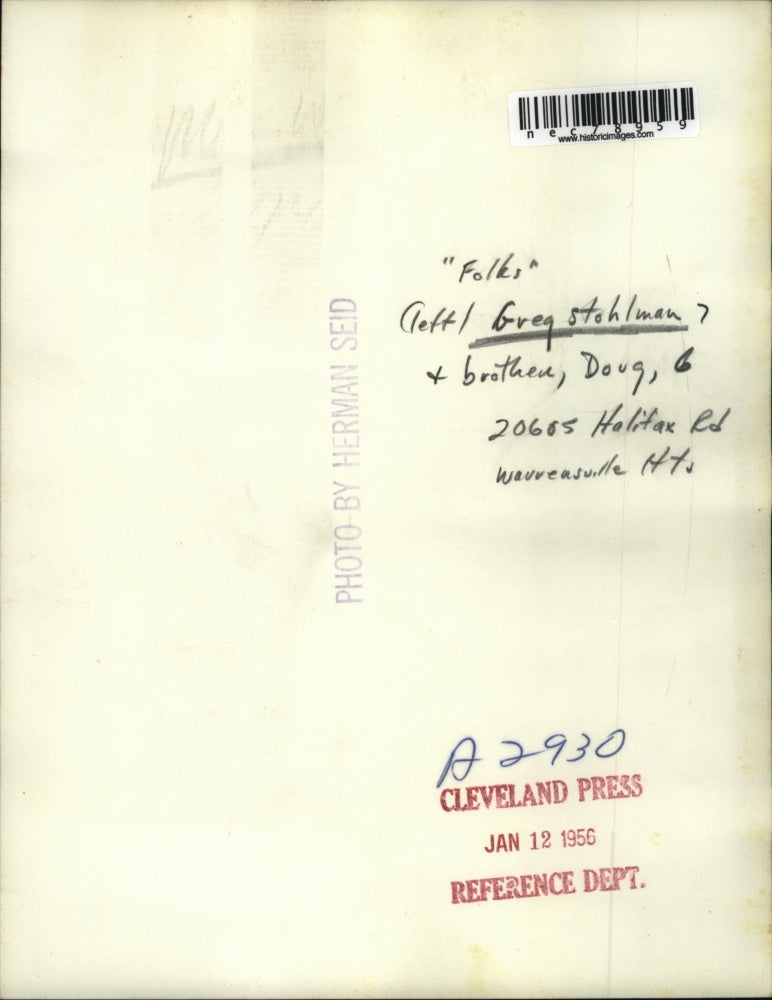 1956 Press Photo Greg & Doug Stahlman at their Cleveland home