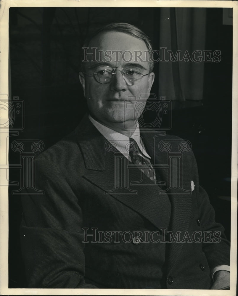 1943 Press Photo HL Moekle sec & asst Treas of Ford Motor Company