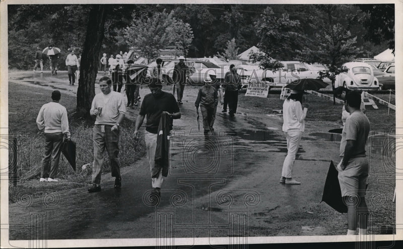 Load image into Gallery viewer, 1970 Press Photo Cleveland Open Golf - nec79042
