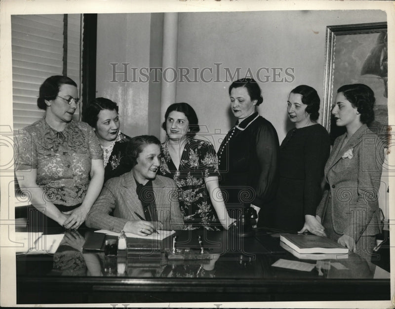 Load image into Gallery viewer, 1937 Press Photo B'Nai B'Rith committee,H Klein,H Sampliner,R Weiskoph
