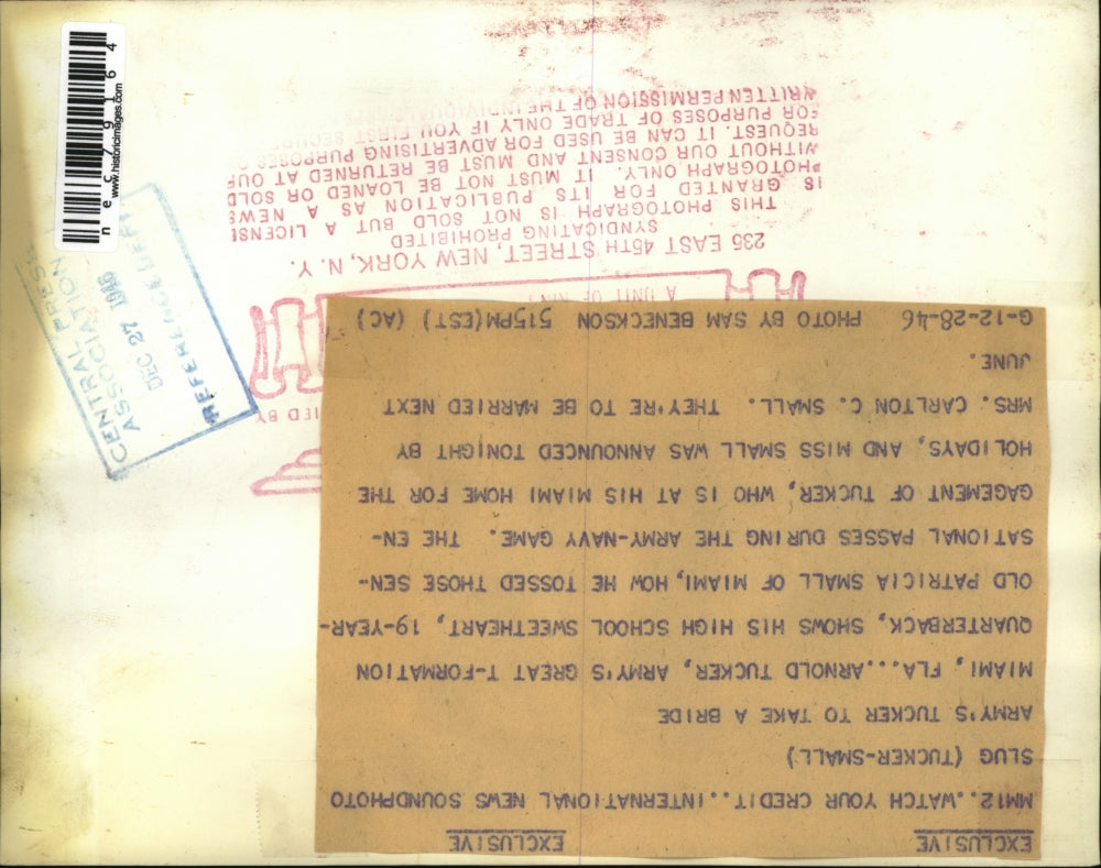 1946 Press Photo Miami Fla, Arnold Tucker of Army football & fiancÃƒÆ’Ã‚Â©e Pat Small