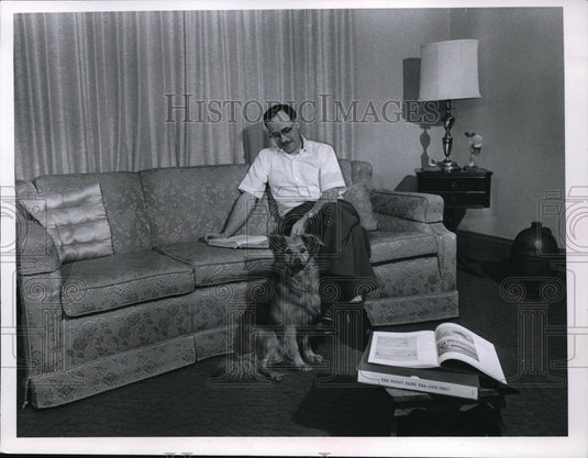 1966 Press Photo George Wing and his dog Mugs - nec79193