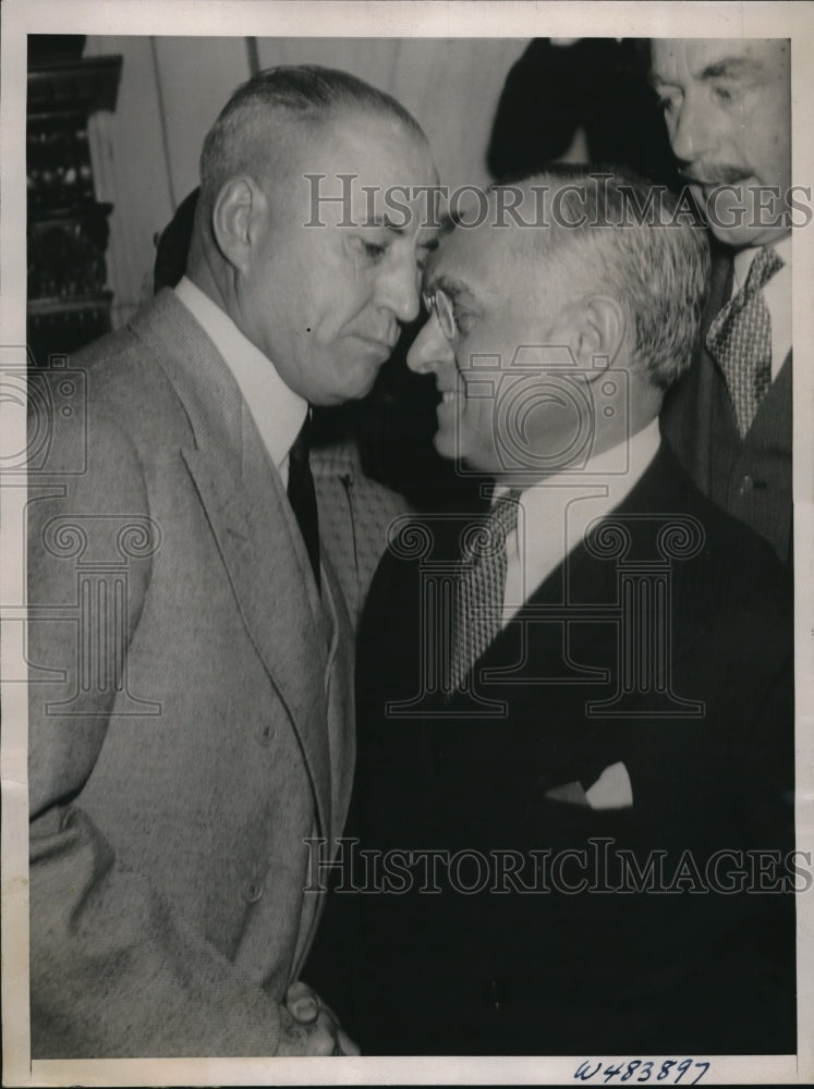 1939 Press Photo Wash DC Felix Frankfurter & Sen Matthew Neely