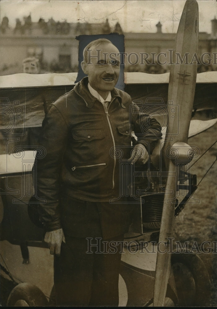 1935 Press Photo Inventor Henri Miguet Pictured Next To One Of His Airplanes