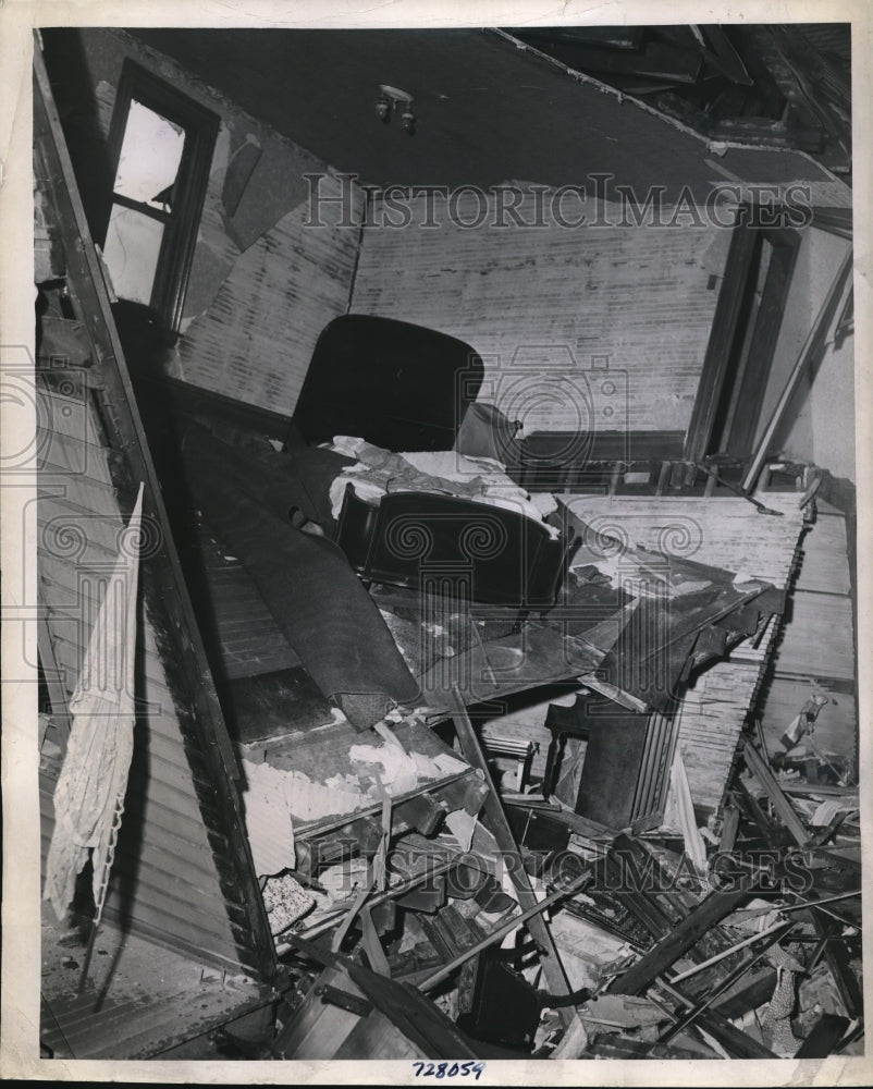 1944 Press Photo Dravosburgh, Pa house wrecked by a tornado