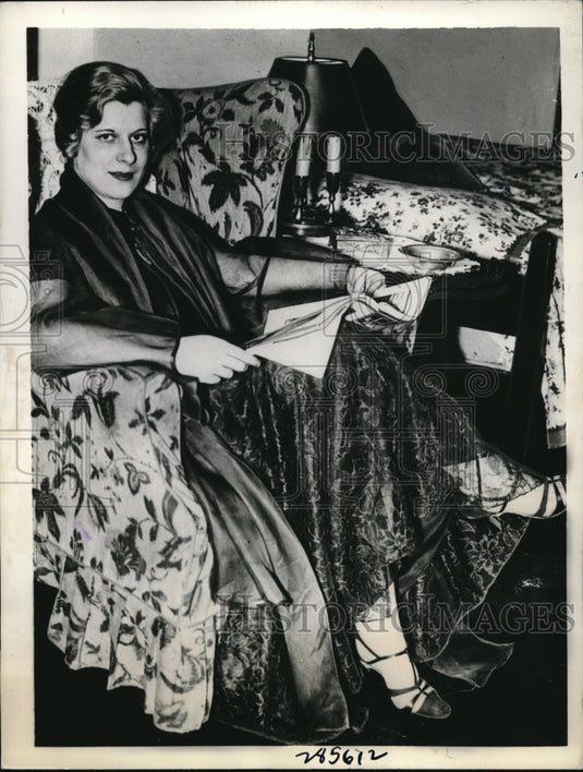1934 Press Photo Hazel Weidhaus of Torrington, Conn suing J Whitehead