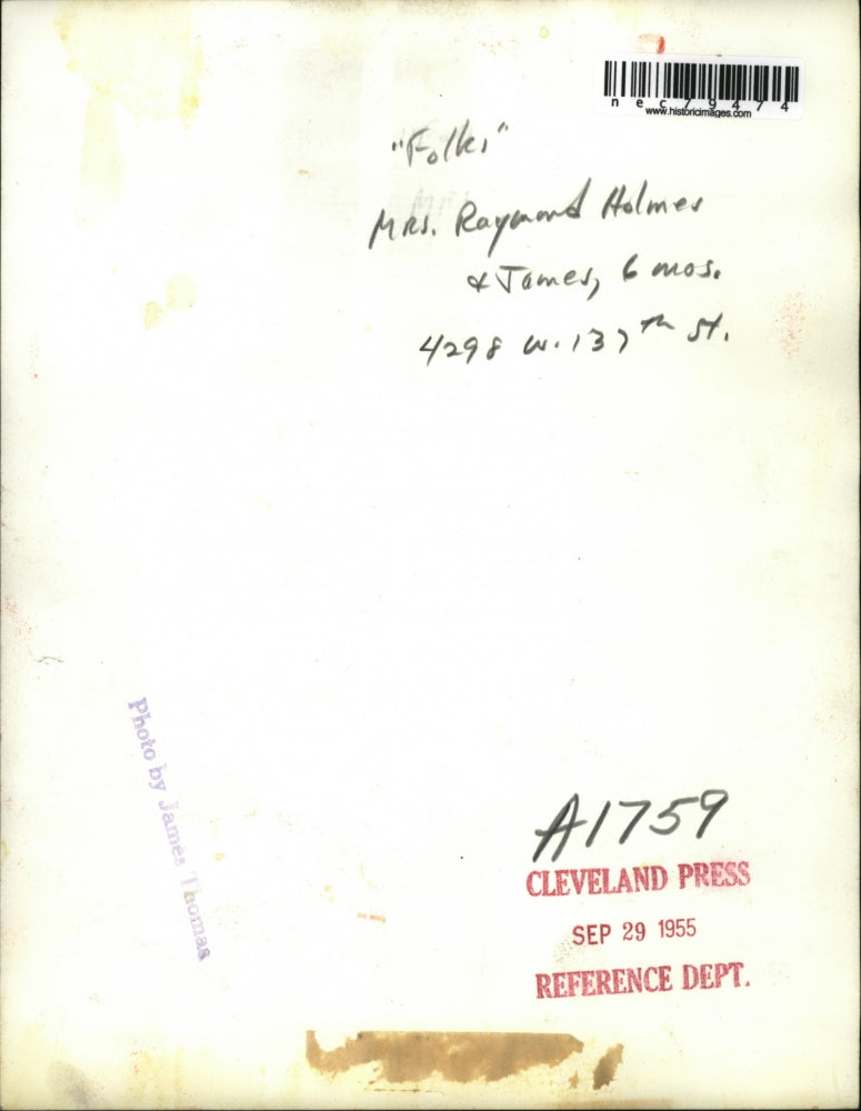 1955 Press Photo Mrs. Raymund Holmes weighs infant son James - nec79474