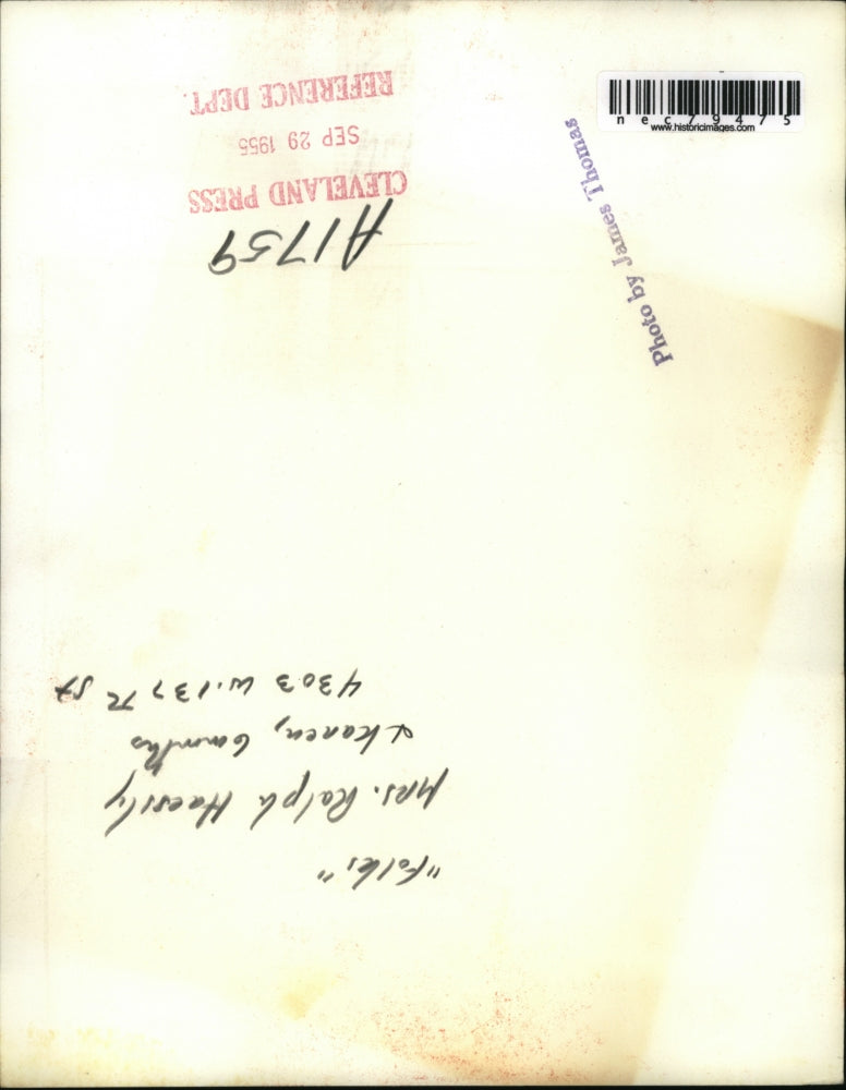 1955 Press Photo Mrs. Ralph Haessly feeds infant Karen