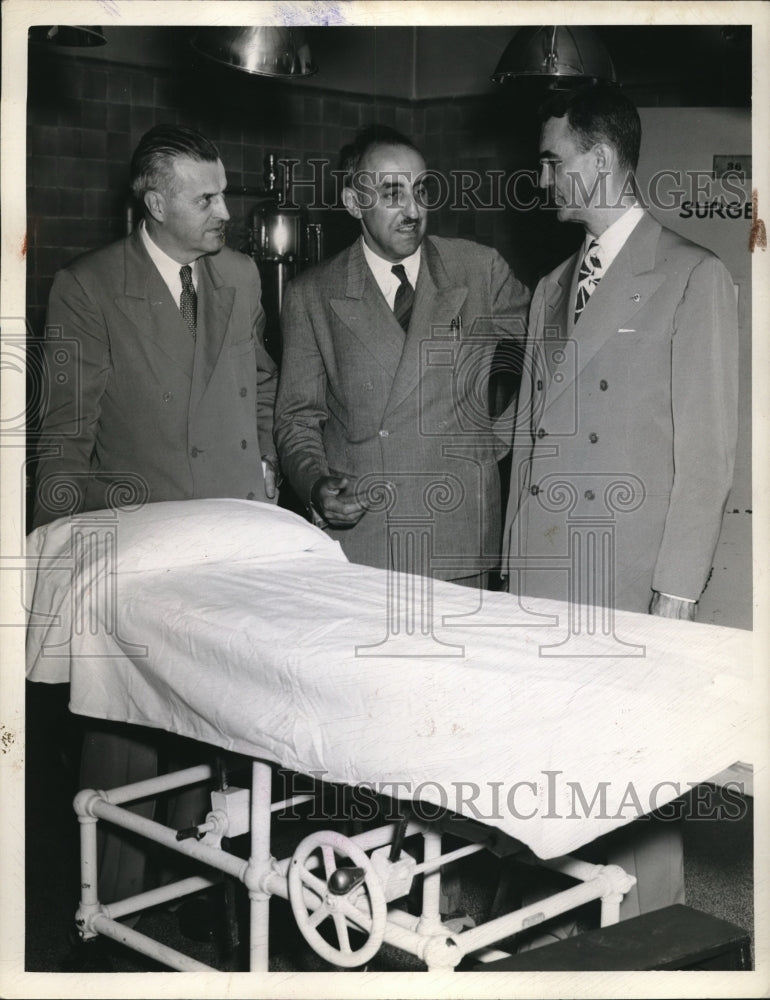 1942 Press Photo Edward Worthington Dr. Charles Dolegal and Herbert Mooney