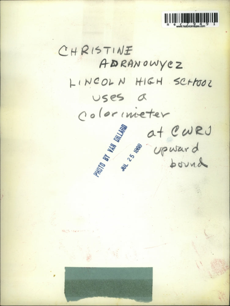 1969 Press Photo Christine Adranowycz using colorimeter - nec79491