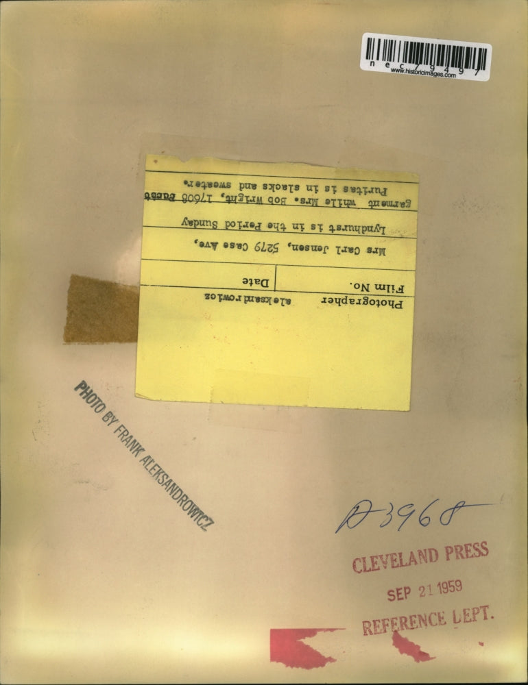 1959 Press Photo Mrs. Carl Jensen in Period Sunday Garment with Mrs. Bob Wright