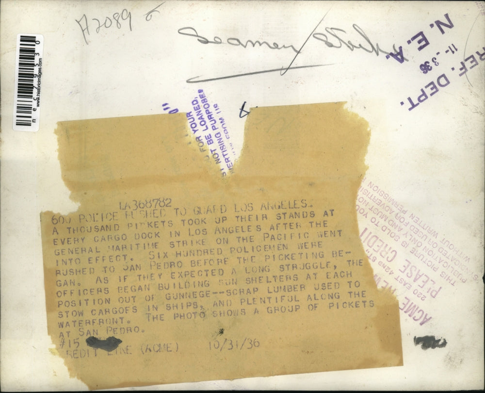 1936 Press Photo Group Of Picketers Sit On Wall In San Pedro