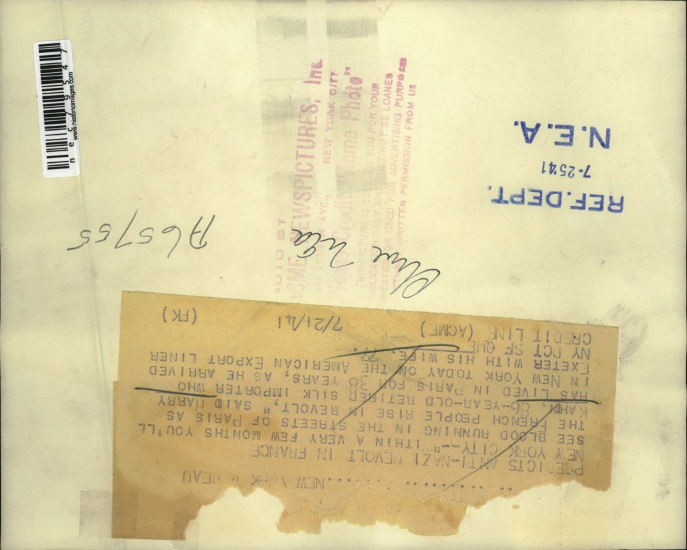 1941 Press Photo Retired Silk Importer Harry Kahn with wife in New York