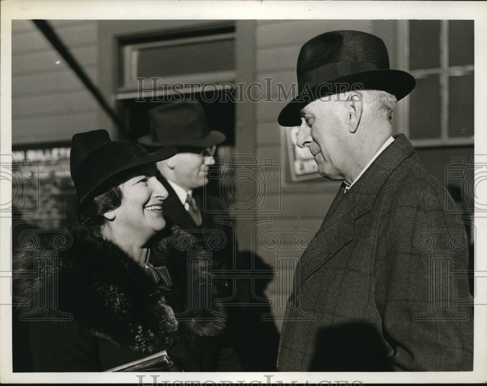1937 Press Photo Miss Sidonie Greenburg and Prof. HH Newman