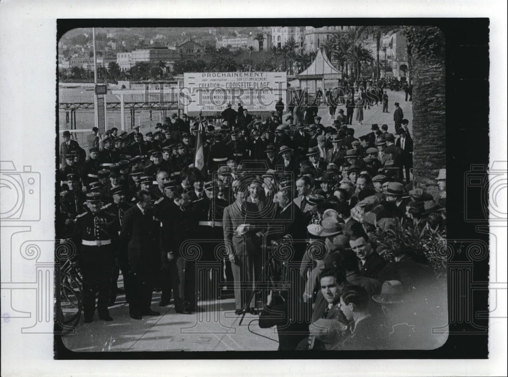 1933 Press Photo Jimmy Walker speaking to the Riviera Police force