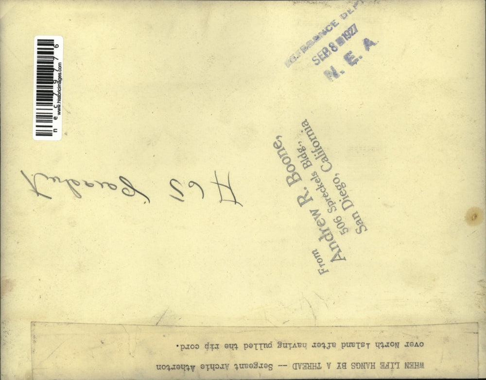 1927 Press Photo LIfe hangs by a thread with Sergeant Archie Atherton