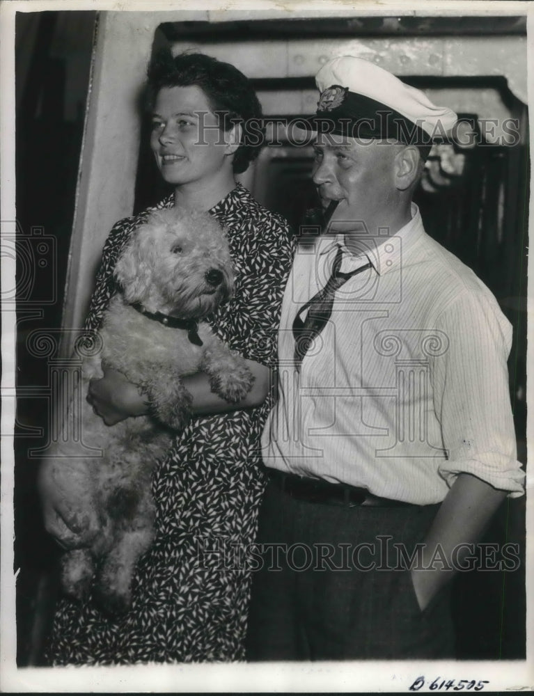 1941 Press Photo Boston, Mass. Capt &amp; Mrs Ralph Lindstrom on ship Olivia- Historic Images