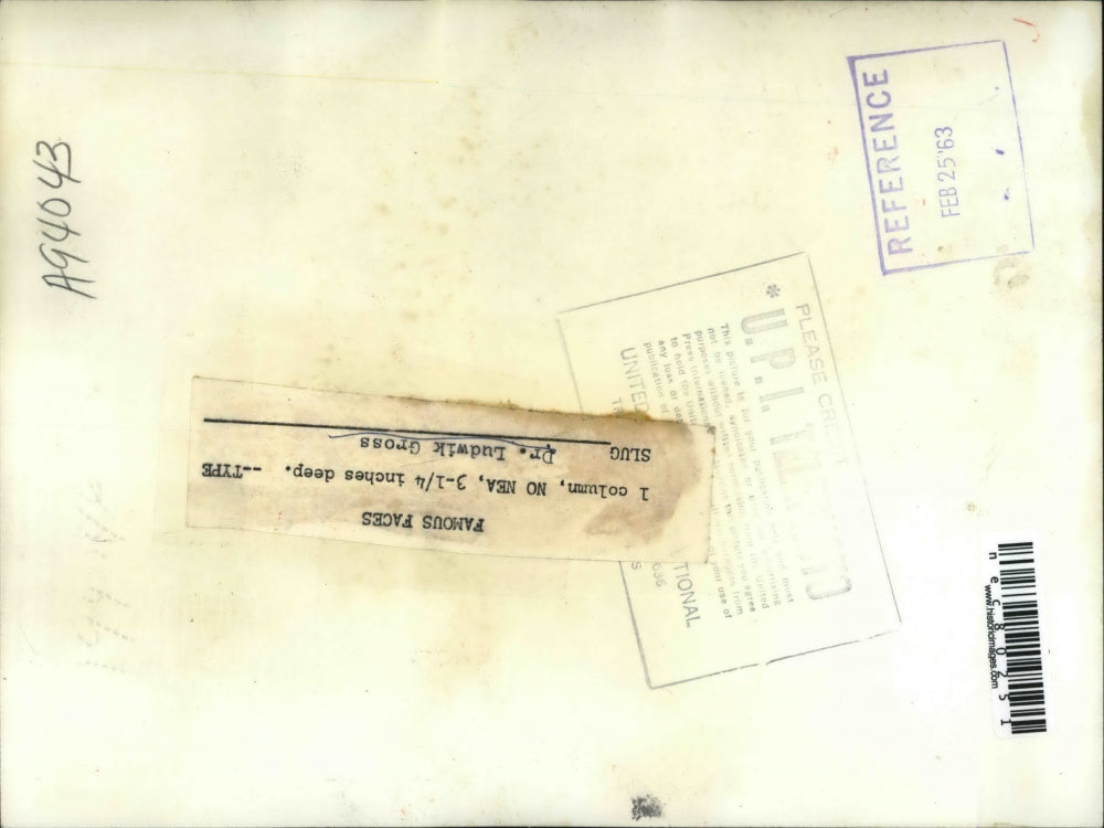 1963 Press Photo Dr. Ludwik Gross Awarded Bertner Foundation Award, Dr. R. Clark