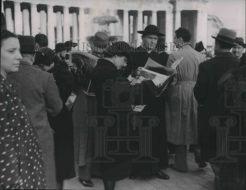 Press Photo St Peters in Rome, 1000's flock pay tribute to Pope Pius XI death