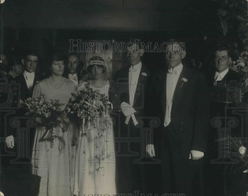 Load image into Gallery viewer, 1922 Press Photo first wedding ever broadcast Church of the Covenent Washington
