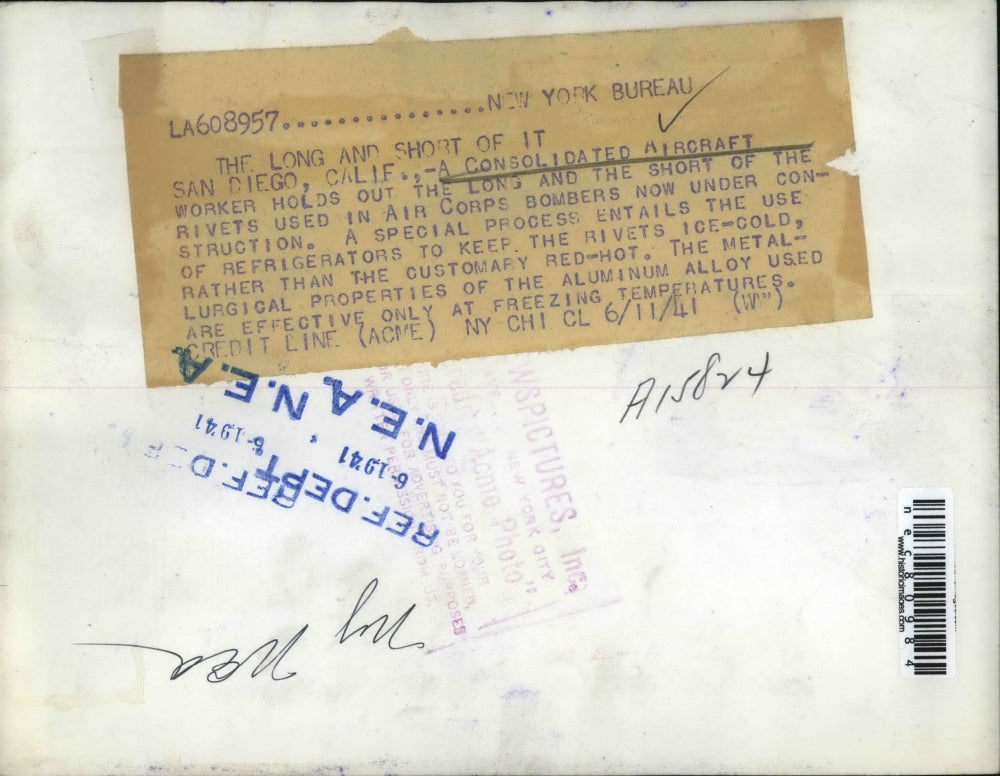 1941 Press Photo SAn Diego, Calif Consolidate Aircraft Co worker & parts