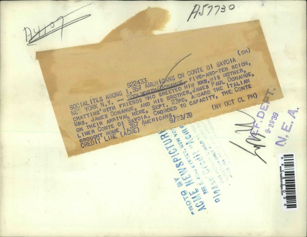 1938 Press Photo NYC Businessman Woolworth Donahue, mom & brother