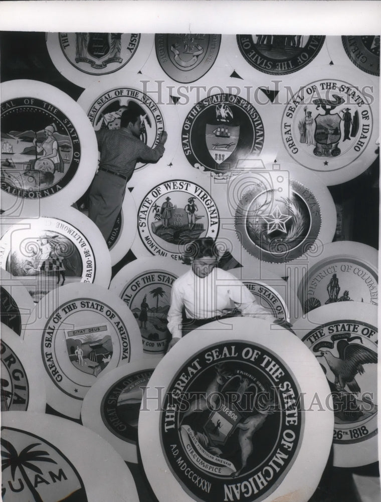 Load image into Gallery viewer, 1957 Press Photo DC Mrs Gunther Kilsheimer &amp; official state seals
