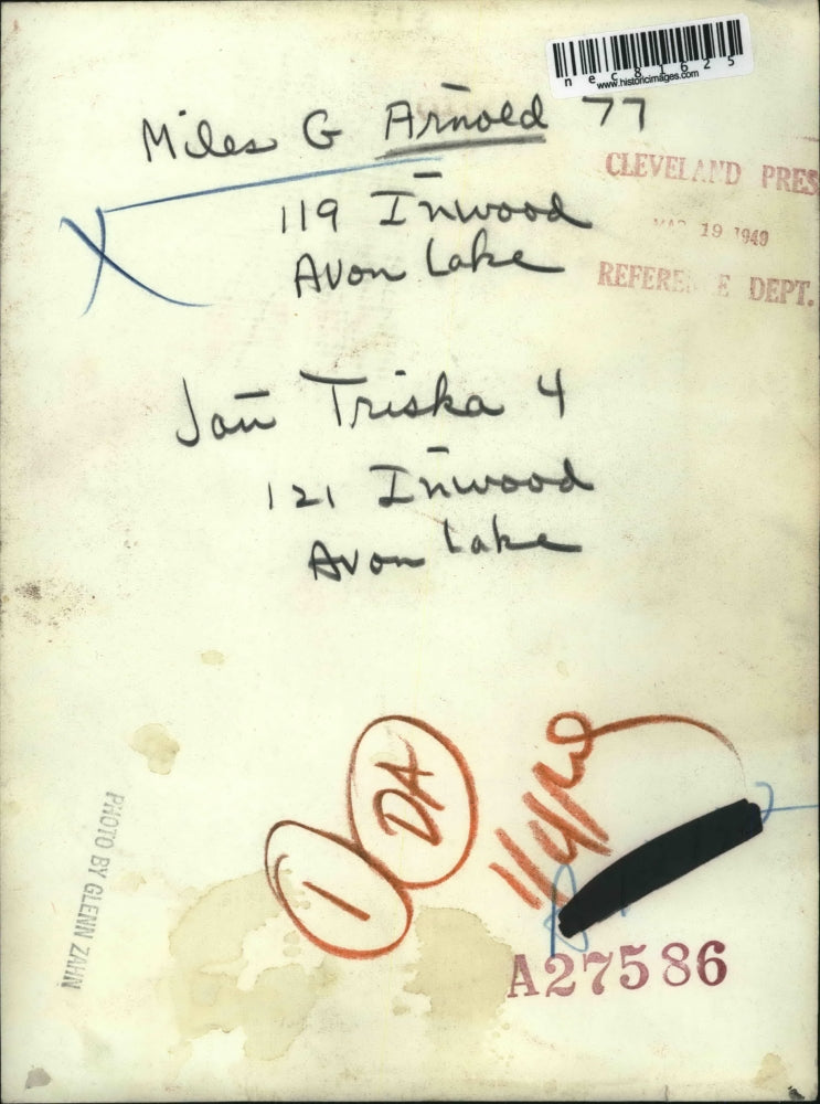 1949 Press Photo Miles G Arnold age 77 & Jan Triska age 4 & bike