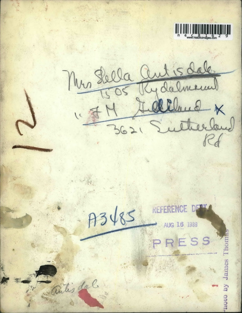 1939 Press Photo Mrs Stella Autisdale, Mrs FM Gillaud at flower show