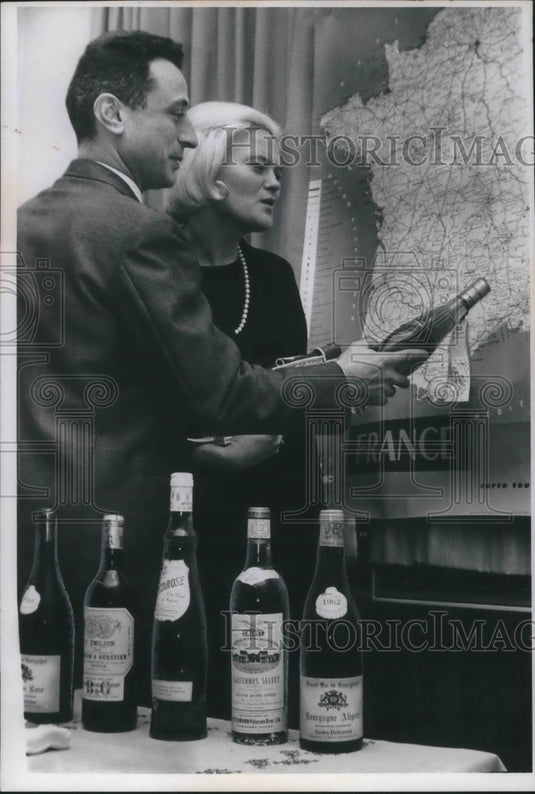 1966 Press Photo Wine tasting Jean D Jond of France & Kay Prunty