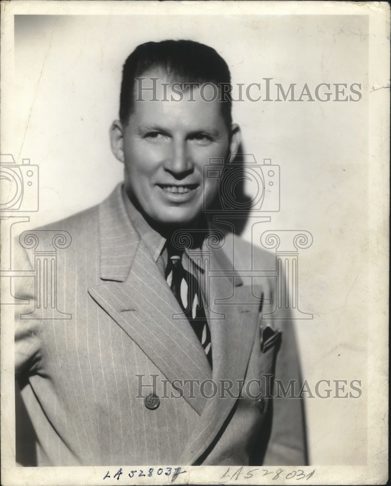 Load image into Gallery viewer, 1939 Press Photo Willis Allen of Retirement Life Payments Association
