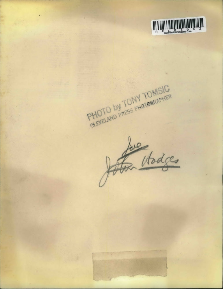 Press Photo Joe Hodges bar tending in Cleveland