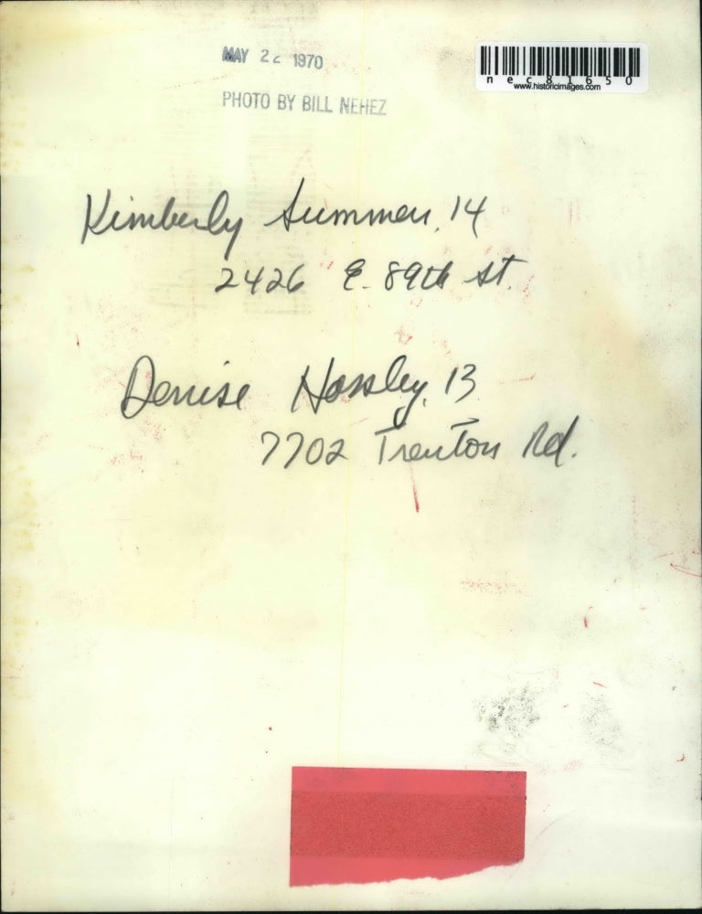 1970 Press Photo Kimberley Summer. 14 & Denise Hansley. 13 with trophies